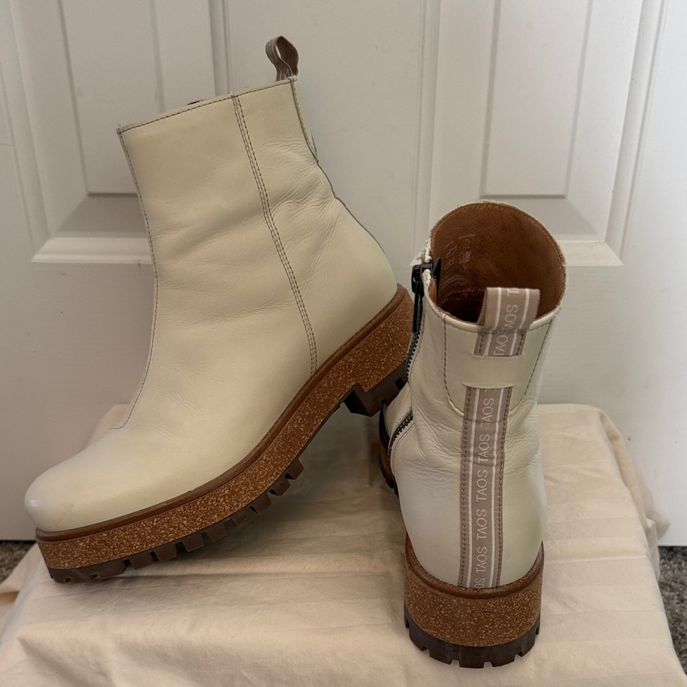 Taos Footwear Cream Ankle Boots with Brown Sole